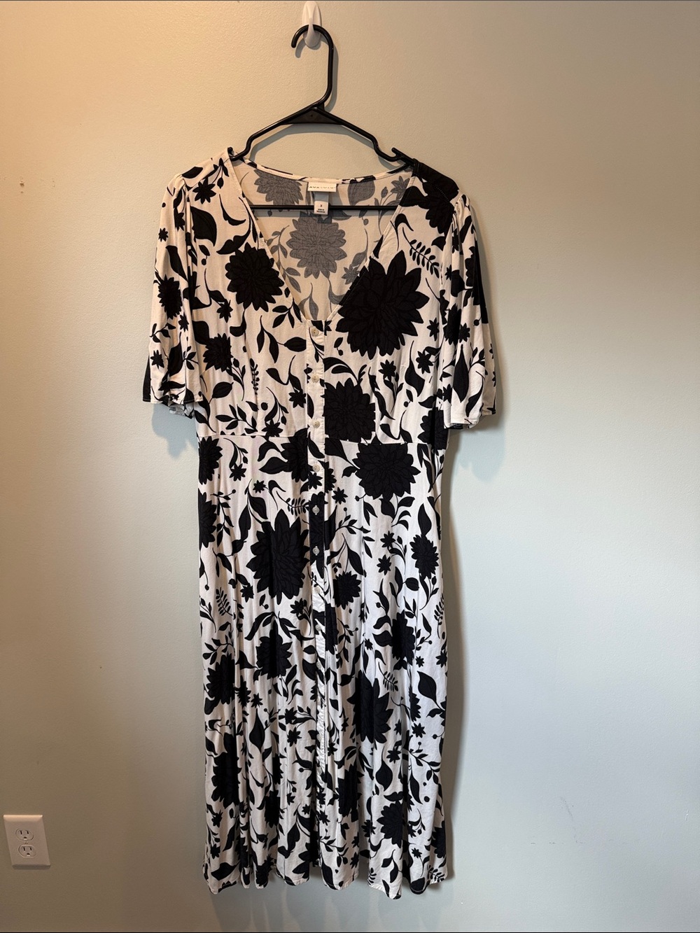 Ava & Viv Black White Floral V-Neck Midi Dress Size X